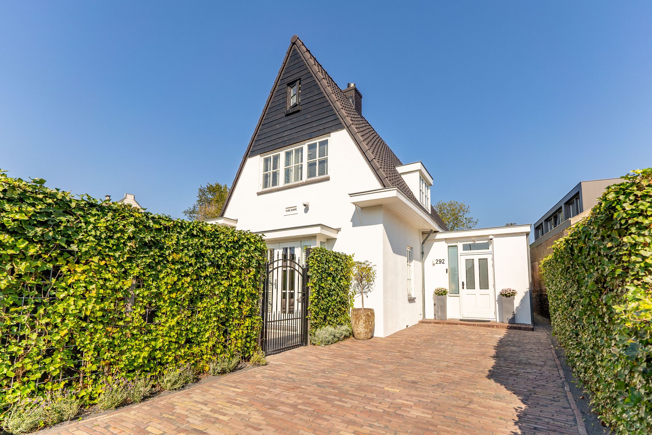 Buying a house in The Netherlands., Oud-Loosdrechtsedijk 292