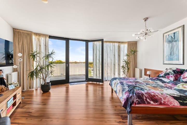 Foto 4 van Antoni Gaudipark 62