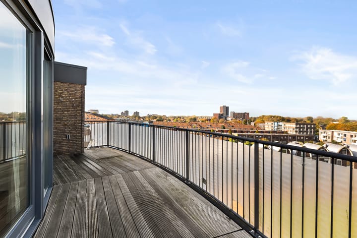 Foto 32 van Antoni Gaudipark 62