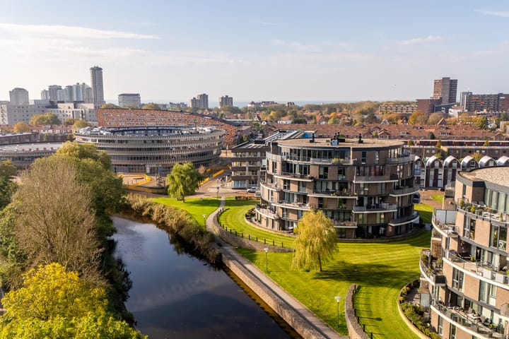 Foto 34 van Antoni Gaudipark 62