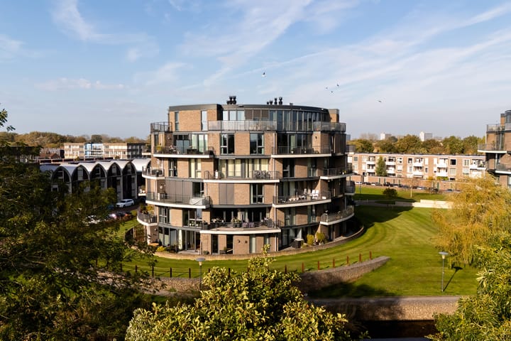 Foto 39 van Antoni Gaudipark 62