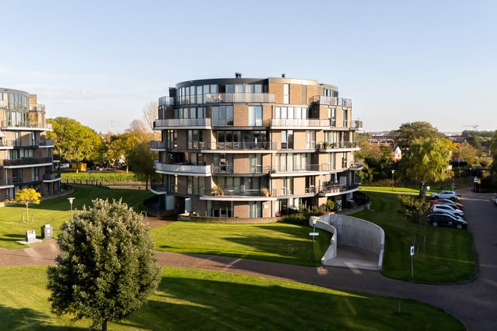 Foto 41 van Antoni Gaudipark 62