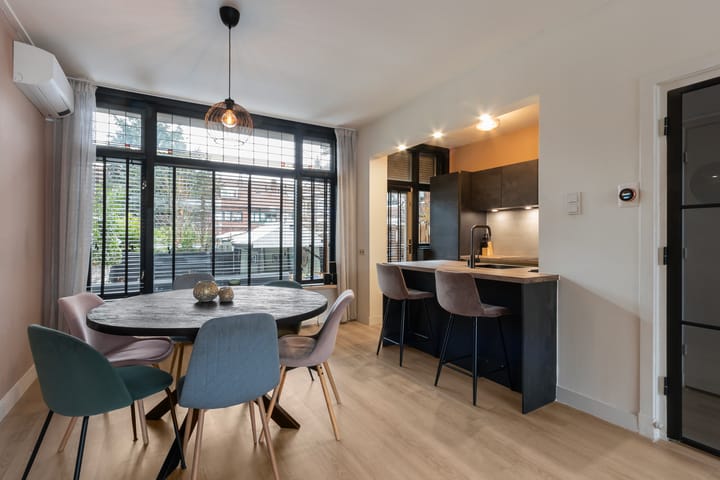 Foto 11 van Van Baerlestraat 62