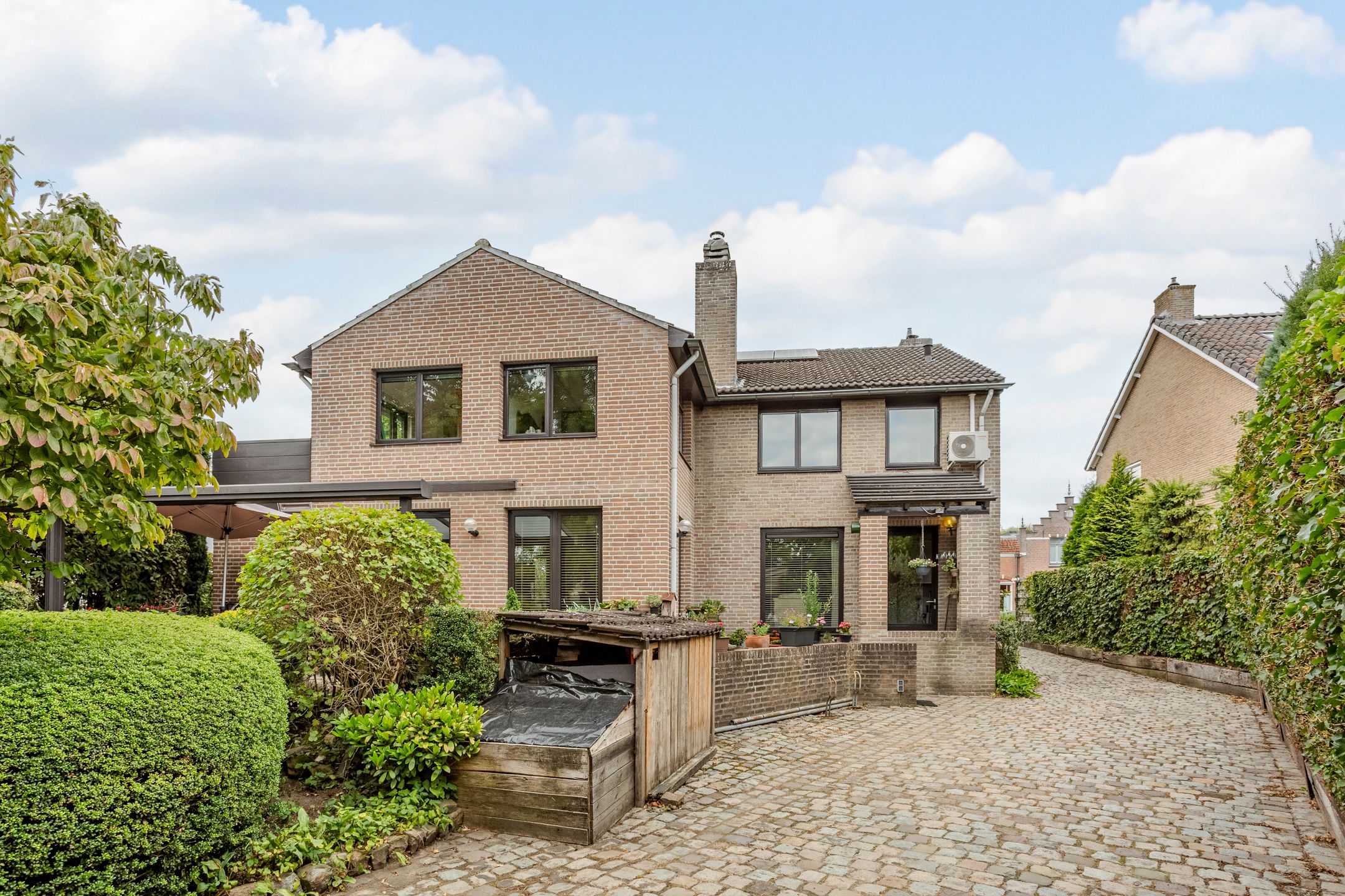 Buying a house in The Netherlands., Locht 83
