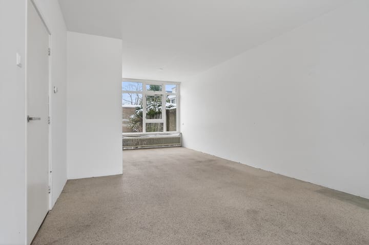 Photo 4 of Van Anrooijstraat 55