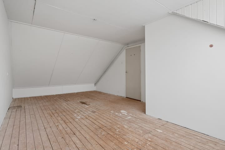 Foto 21 van Van Anrooijstraat 55