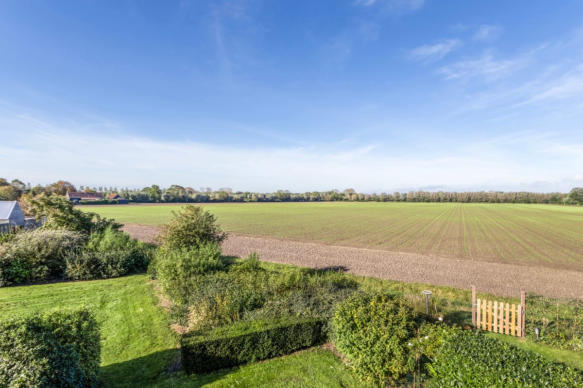 2-bedroom freehold villa in Vrouwenpolder — photo 2 of 5