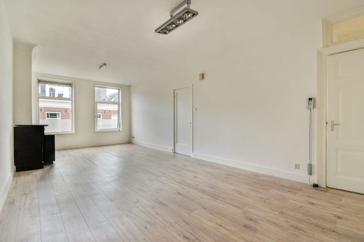 Photo 2 of Gerard Doustraat 74-3