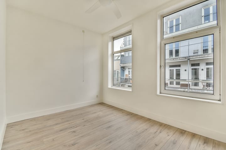 Photo 4 of Gerard Doustraat 74-3