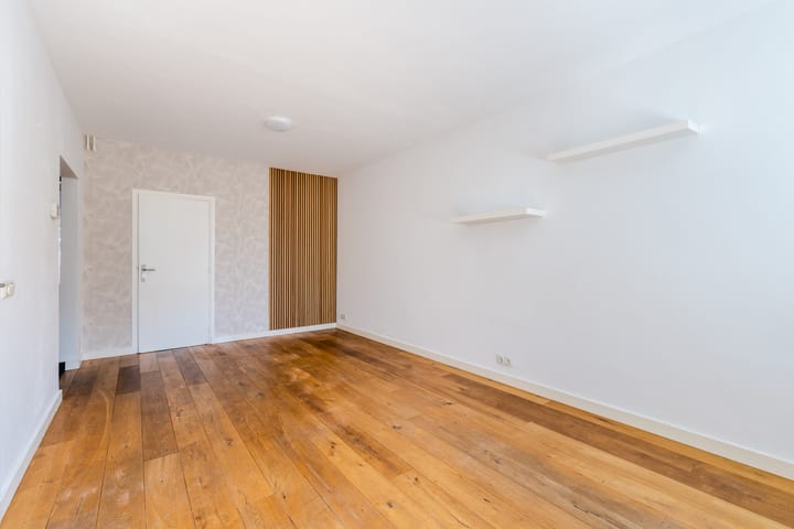 Photo 10 of Johannes Heerstraat 13