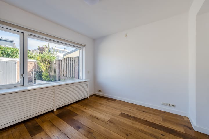 Photo 11 of Johannes Heerstraat 13