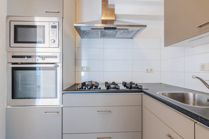 Photo 14 of Johannes Heerstraat 13