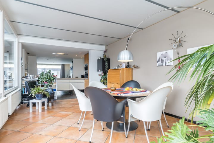 Foto 11 van Meesweg 12-A