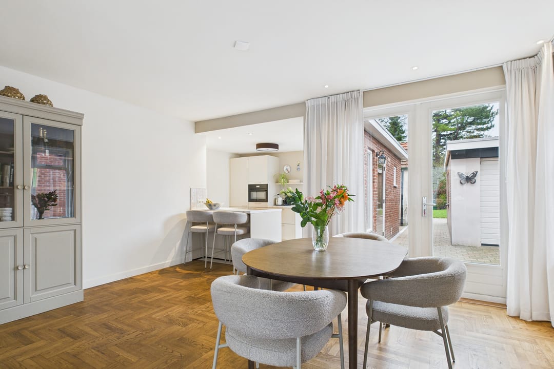 Photo 16 of Beatrixstraat 4
