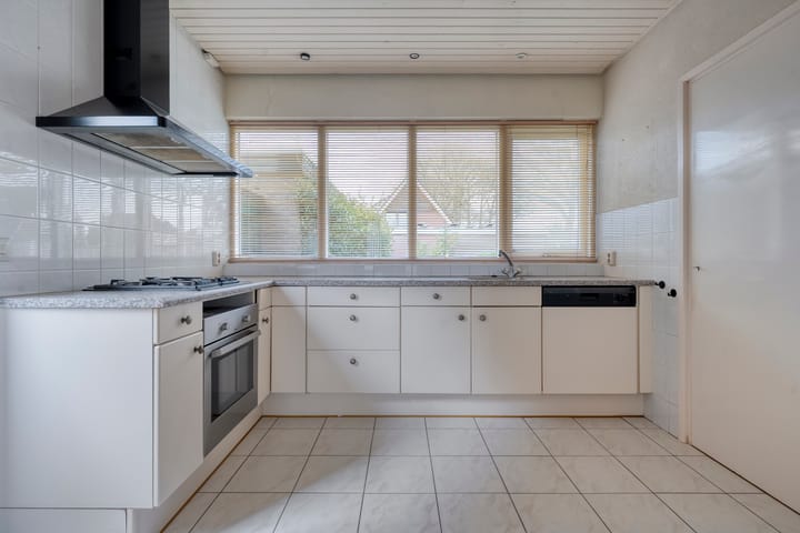 Foto 10 van Helmichstraat 2