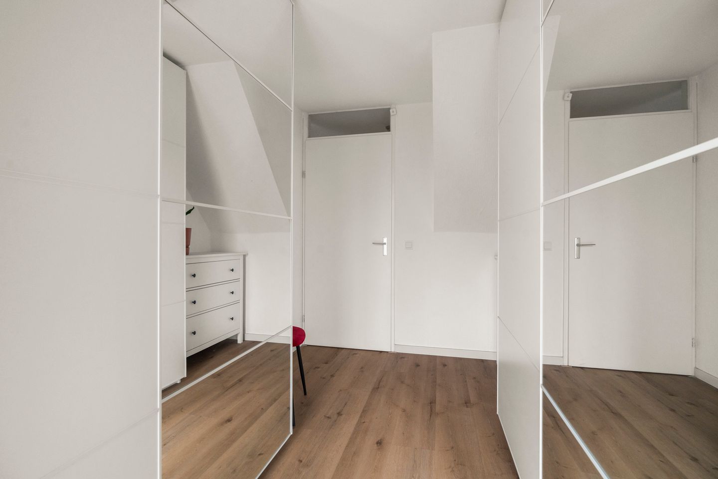 Foto 25 van Raden Adjeng Kartinistraat 5