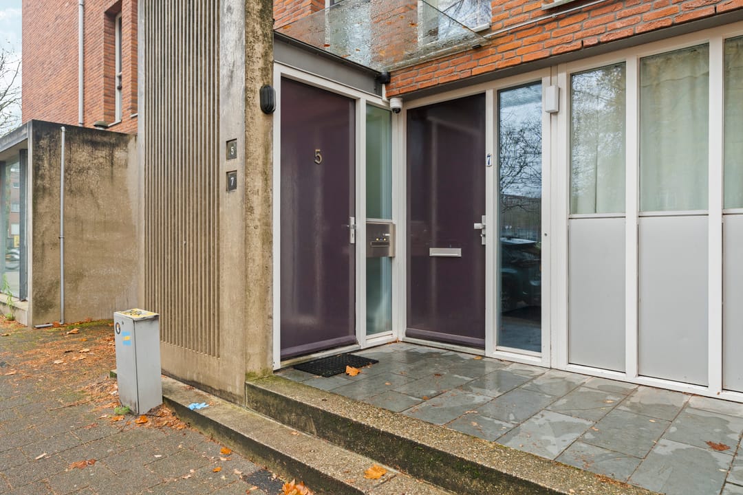 Foto 31 van Raden Adjeng Kartinistraat 5