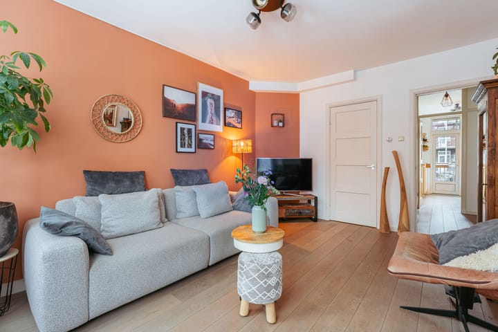 Photo 3 of Jasper Leijnsenstraat 10-1