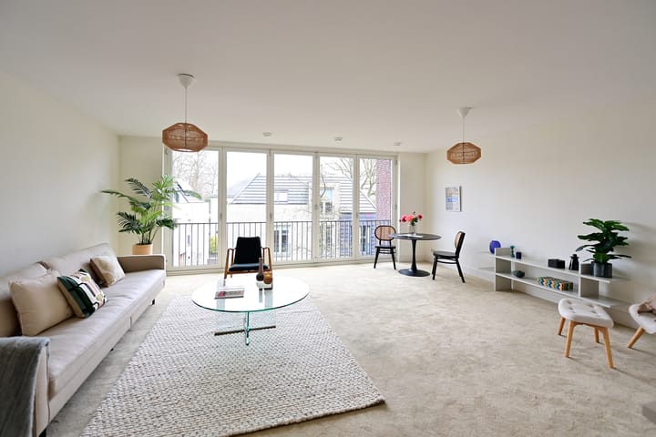 Photo 2 of Burgemeester de Bordesstraat 56