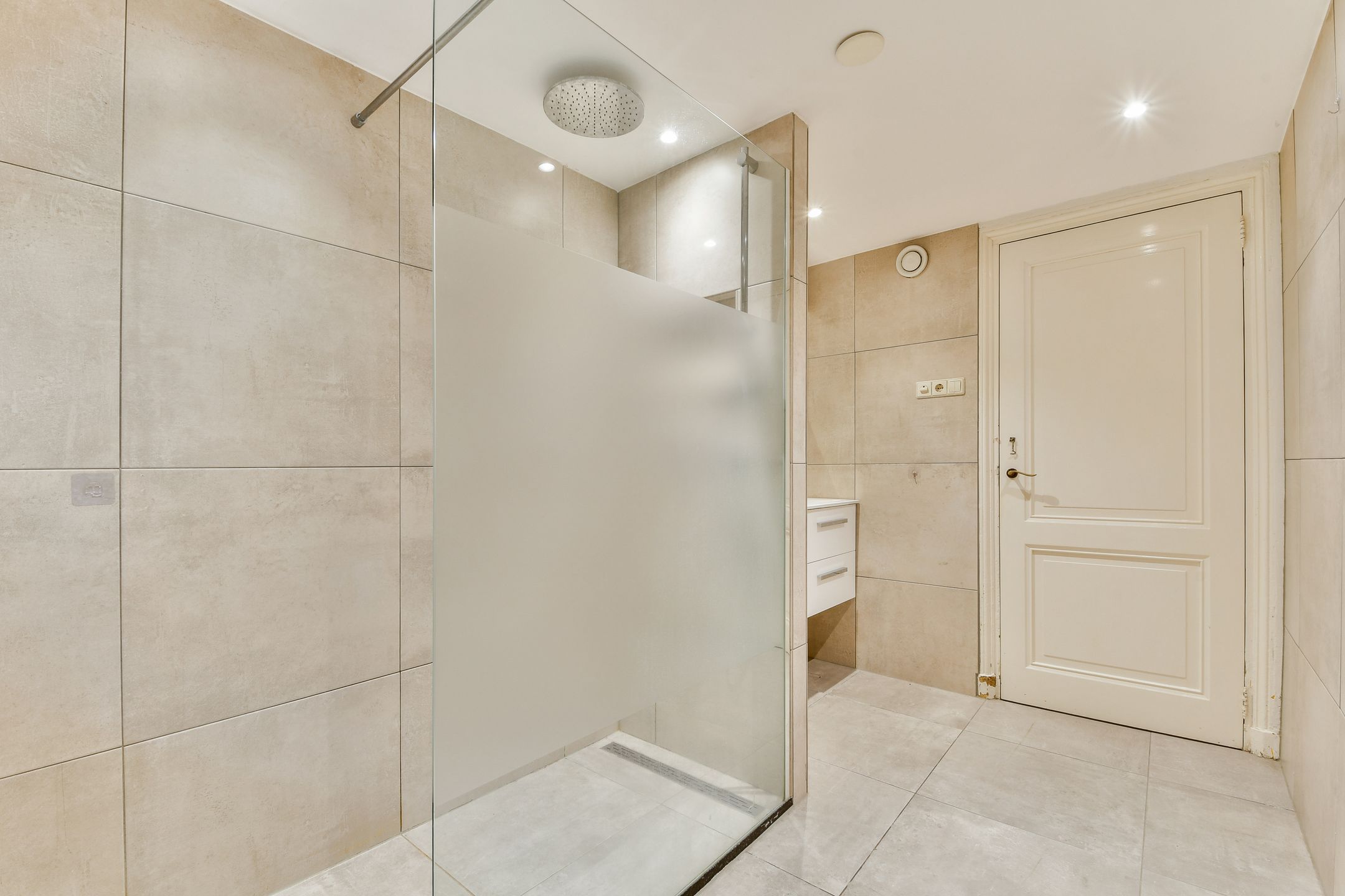 Photo 27 of Justus van Effenstraat 44