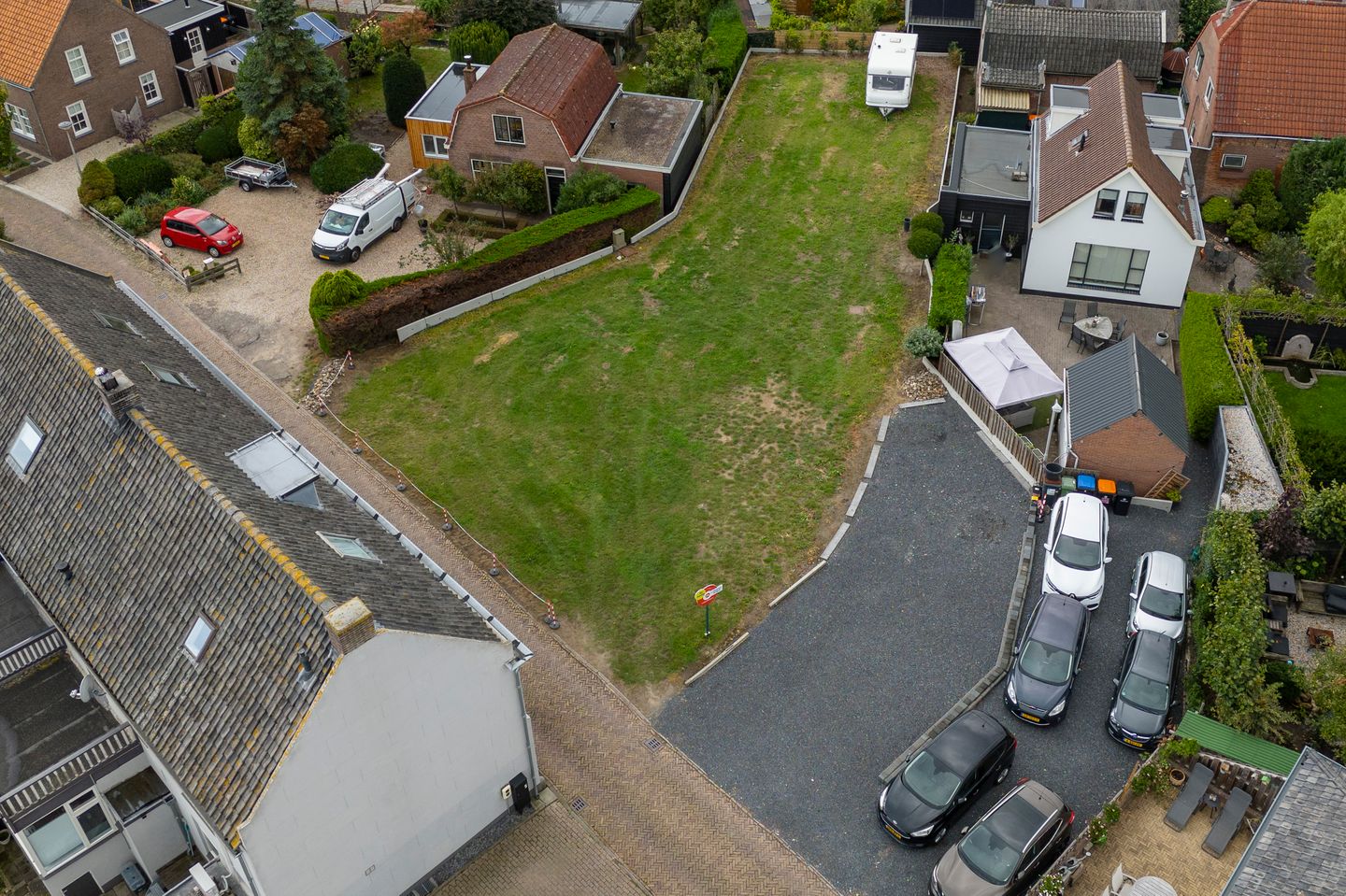 Photo 5 of Waal - Bouwkavel Twee-onder-één kapwoning