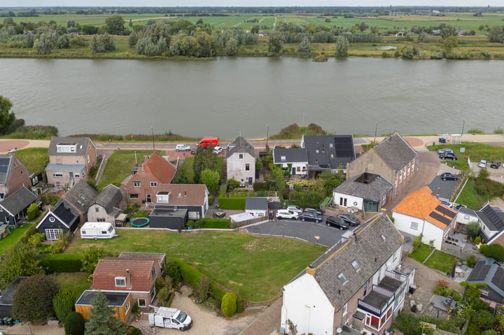 Photo 6 of Waal - Bouwkavel Twee-onder-één kapwoning