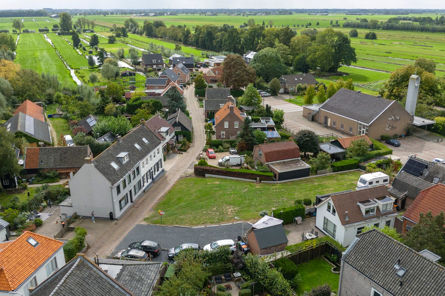 Photo 9 of Waal - Bouwkavel Twee-onder-één kapwoning