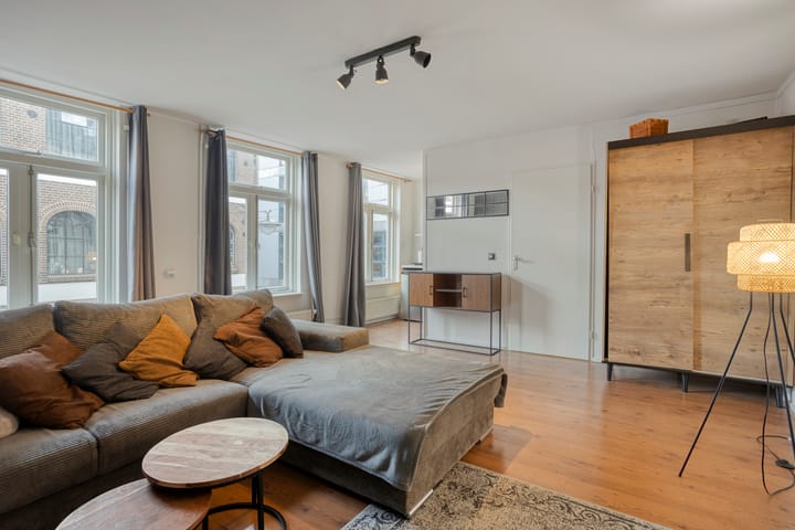 Photo 3 of Nieuwe Plein 8-2