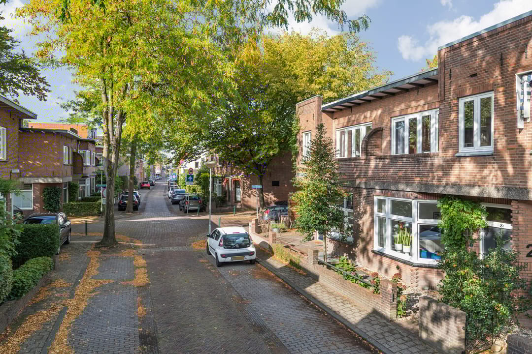 Photo 8 of van Duijvenvoordestraat 21