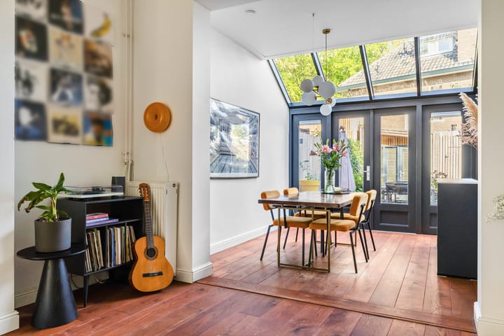 Foto 22 van van Duijvenvoordestraat 21