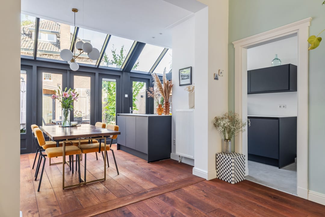 Photo 23 of van Duijvenvoordestraat 21