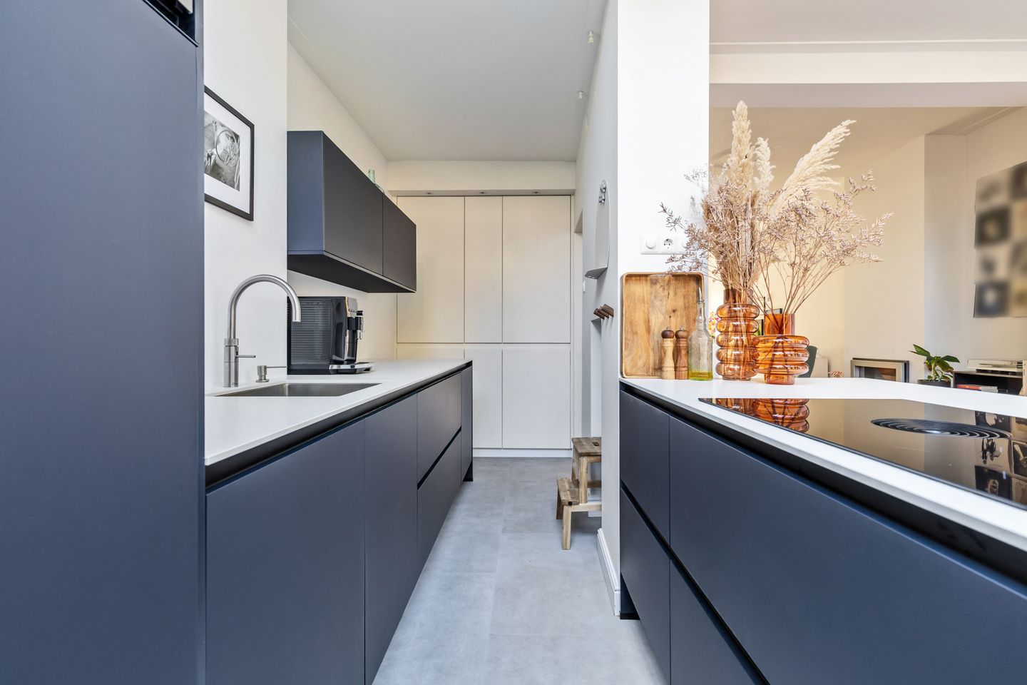 Photo 29 of van Duijvenvoordestraat 21