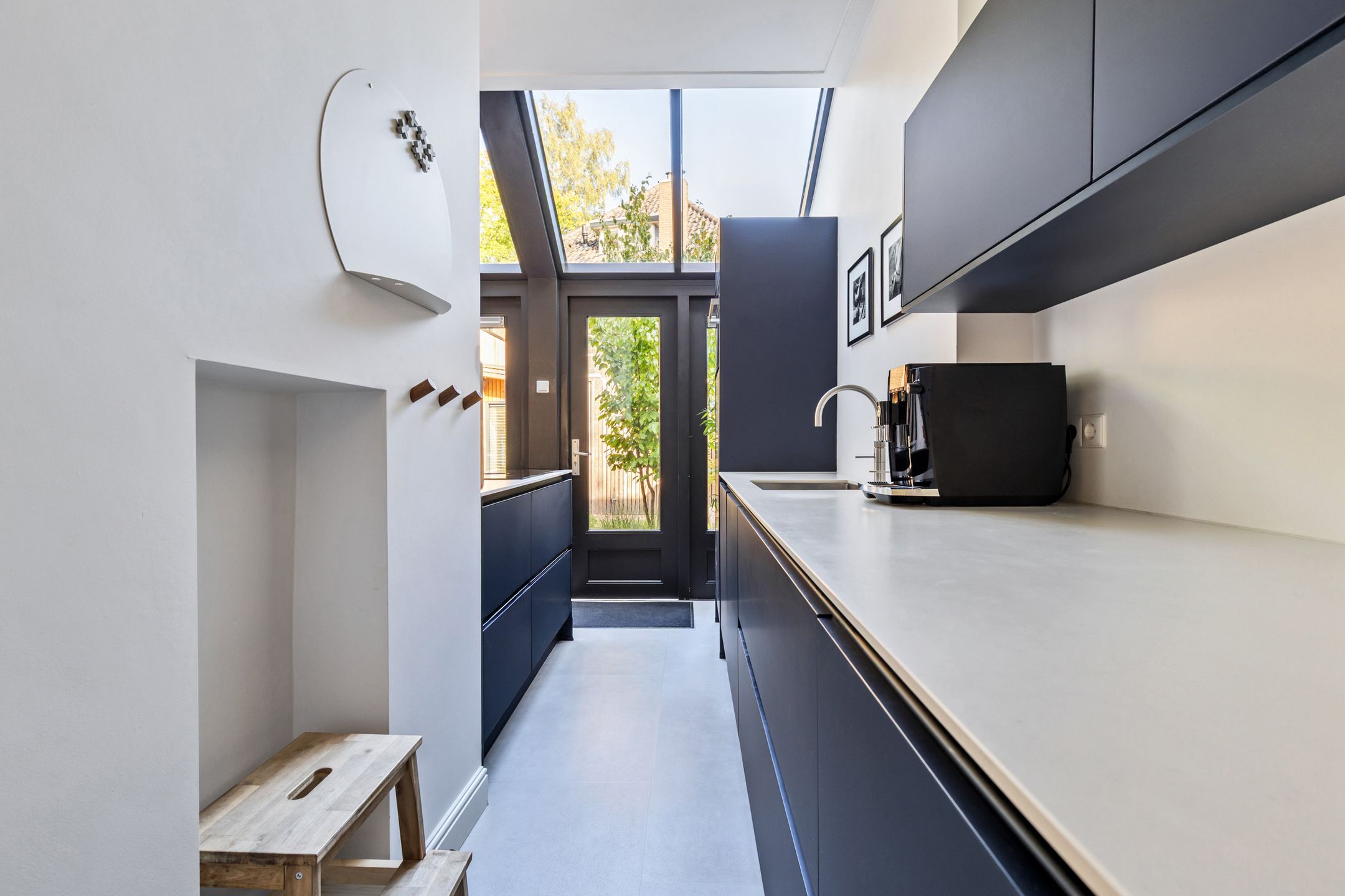 Photo 30 of van Duijvenvoordestraat 21