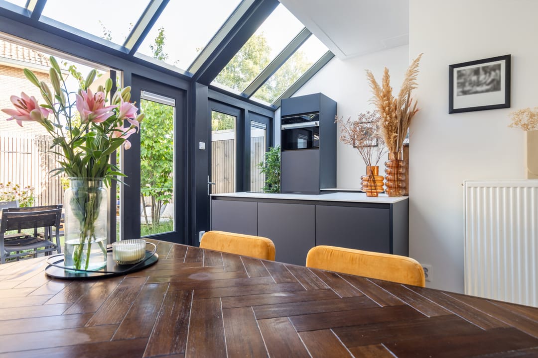 Photo 32 of van Duijvenvoordestraat 21