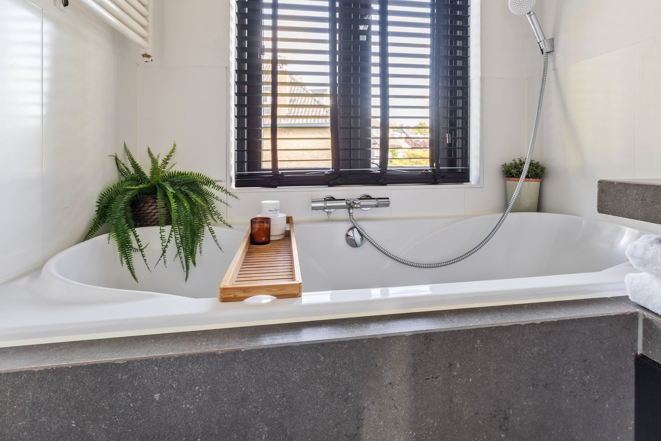 Photo 54 of van Duijvenvoordestraat 21