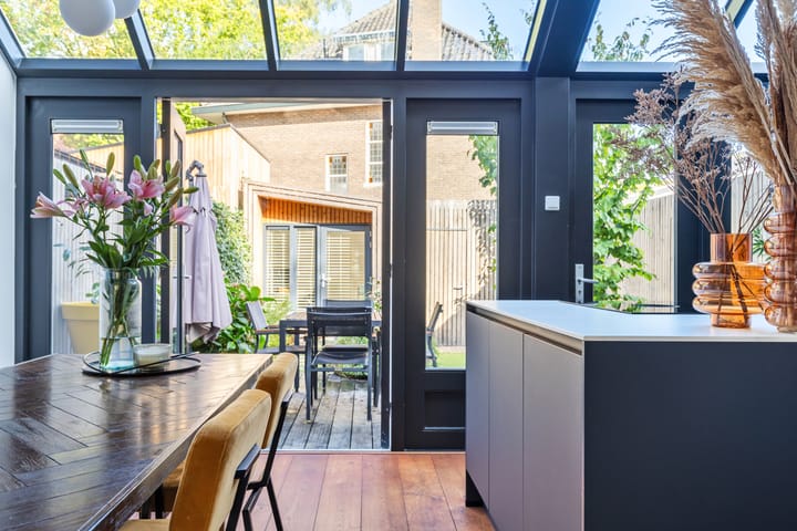 Foto 56 van van Duijvenvoordestraat 21