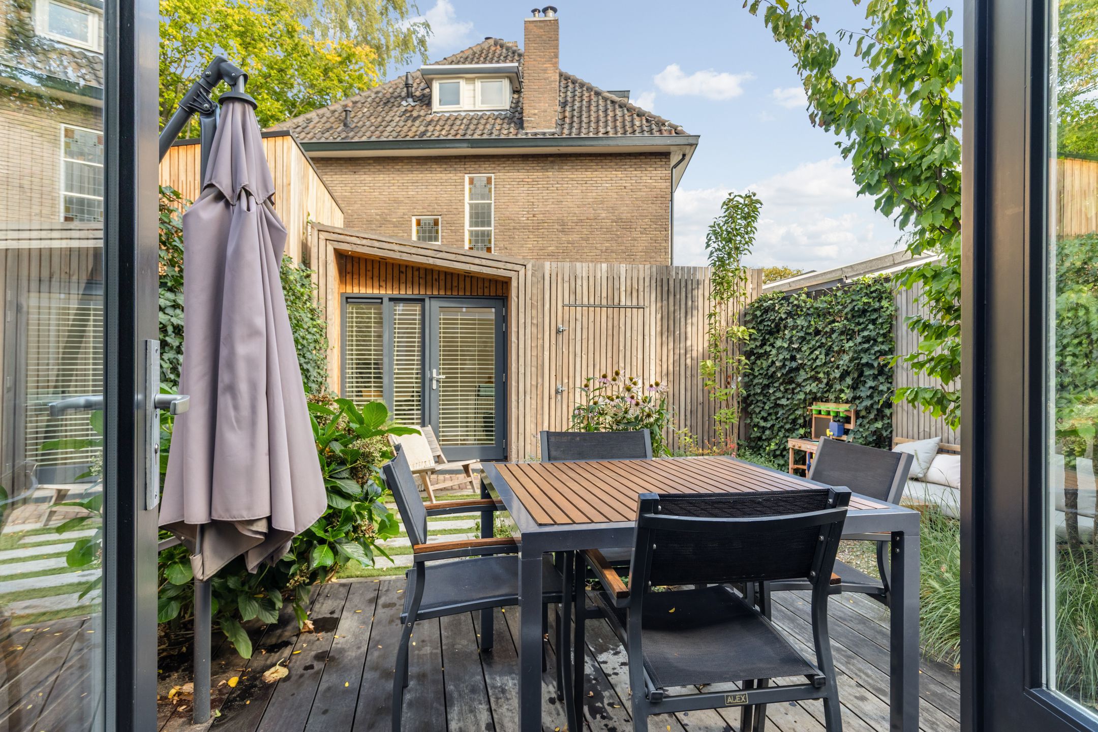 Photo 57 of van Duijvenvoordestraat 21