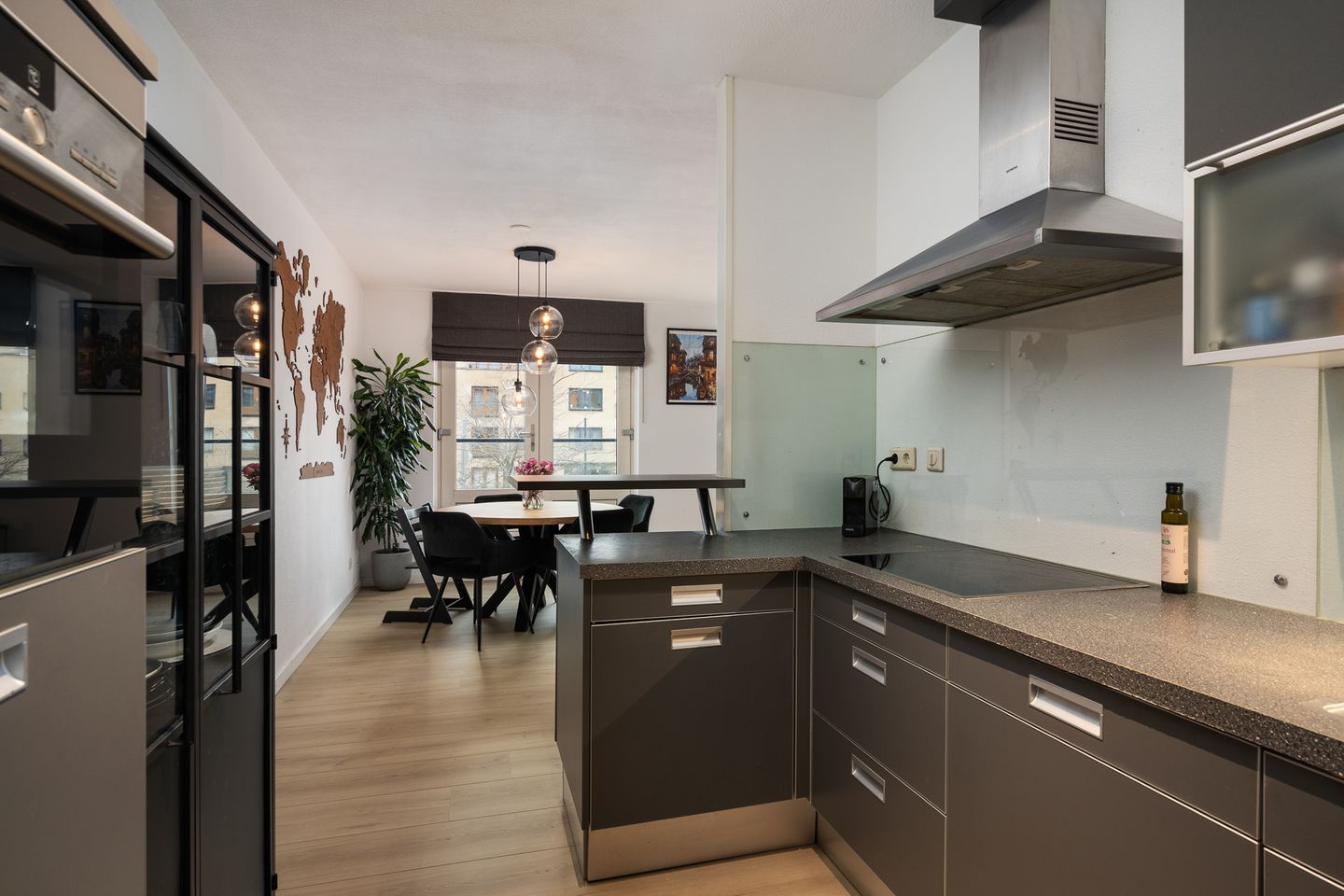 Foto 14 van Avenue Carré 198