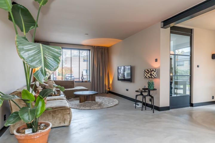 Photo 22 of Geleenstraat 23