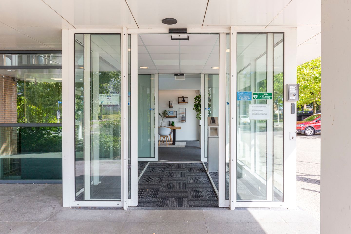 View photo 4 of Rooseveltweg 15