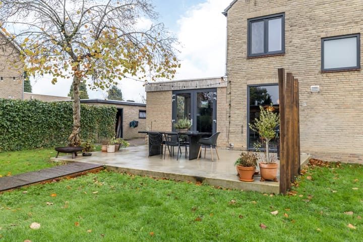 Photo 32 of Geleenstraat 23