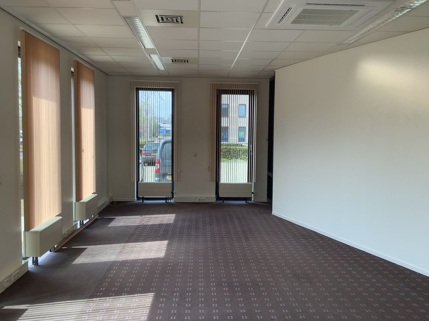 Bekijk foto 3 van Stationsplein 8