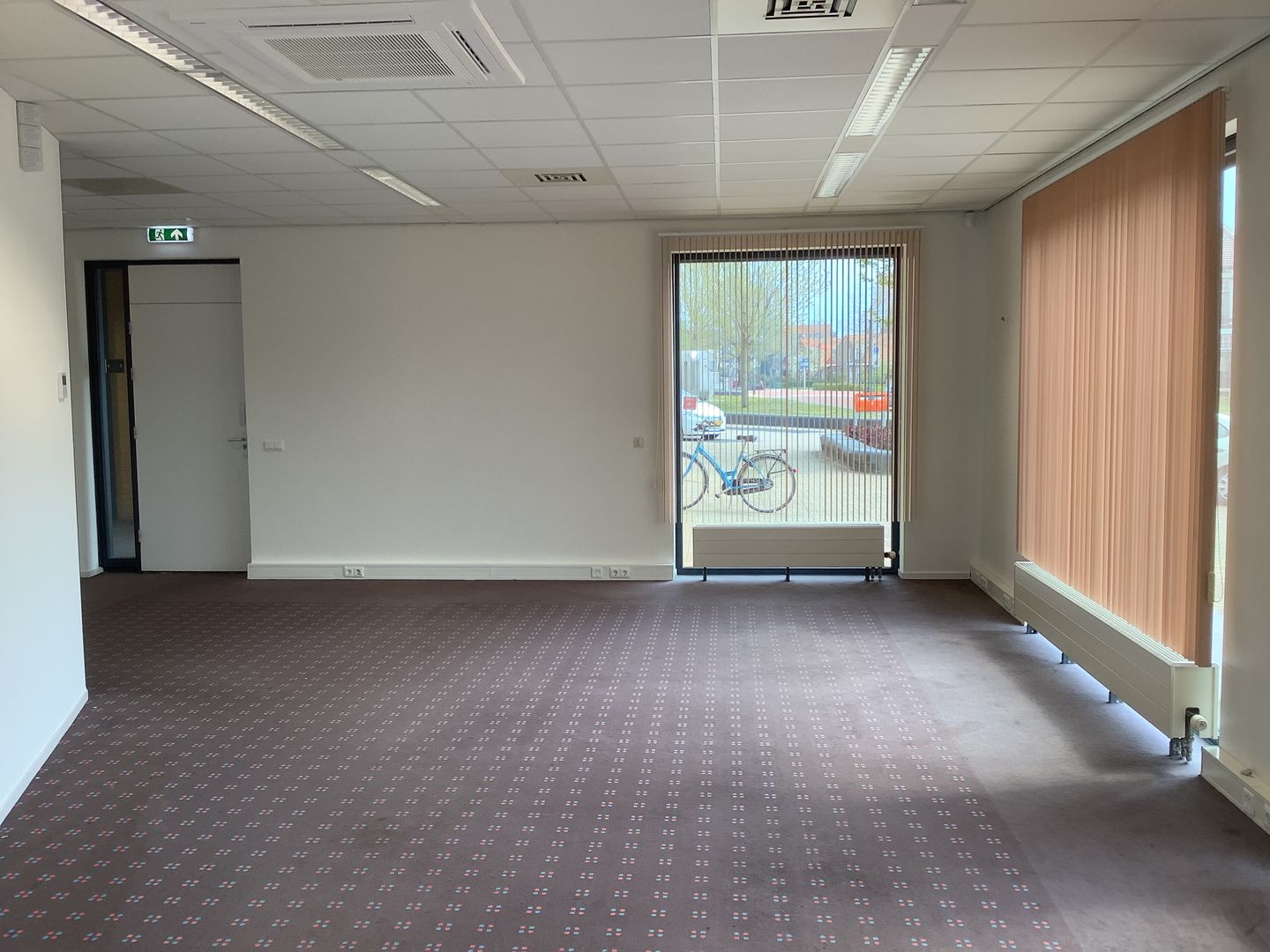 Bekijk foto 4 van Stationsplein 8