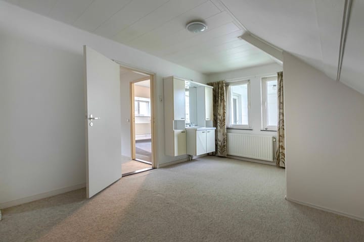 Foto 21 van Louis van der Maesenstraat 3