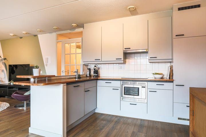 Photo 16 of Zeeuwsestraat 6