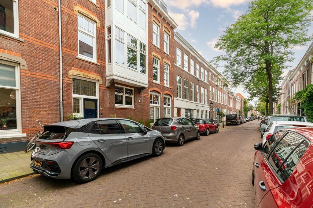 Photo 2 of Jacob van der Doesstraat 2-C