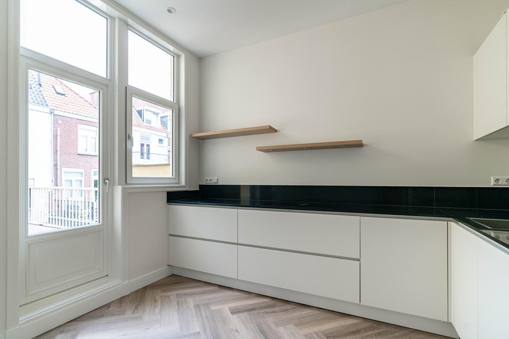 Photo 16 of Jacob van der Doesstraat 2-C