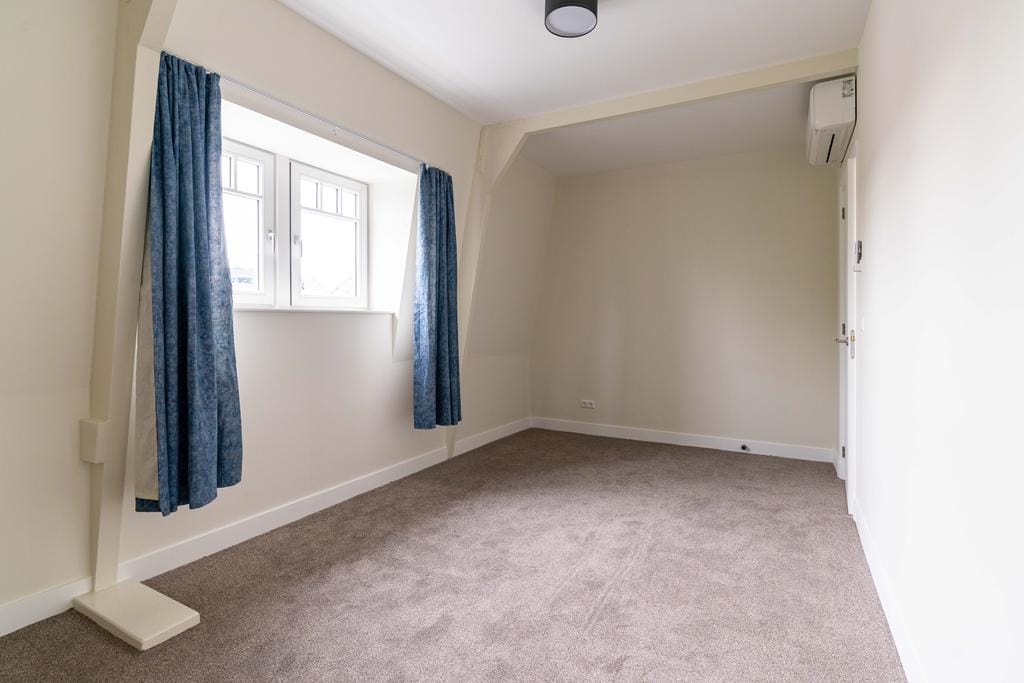 Photo 37 of Jacob van der Doesstraat 2-C