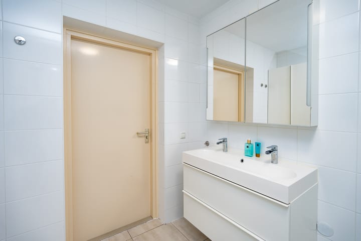 Photo 33 of Waalkade 35