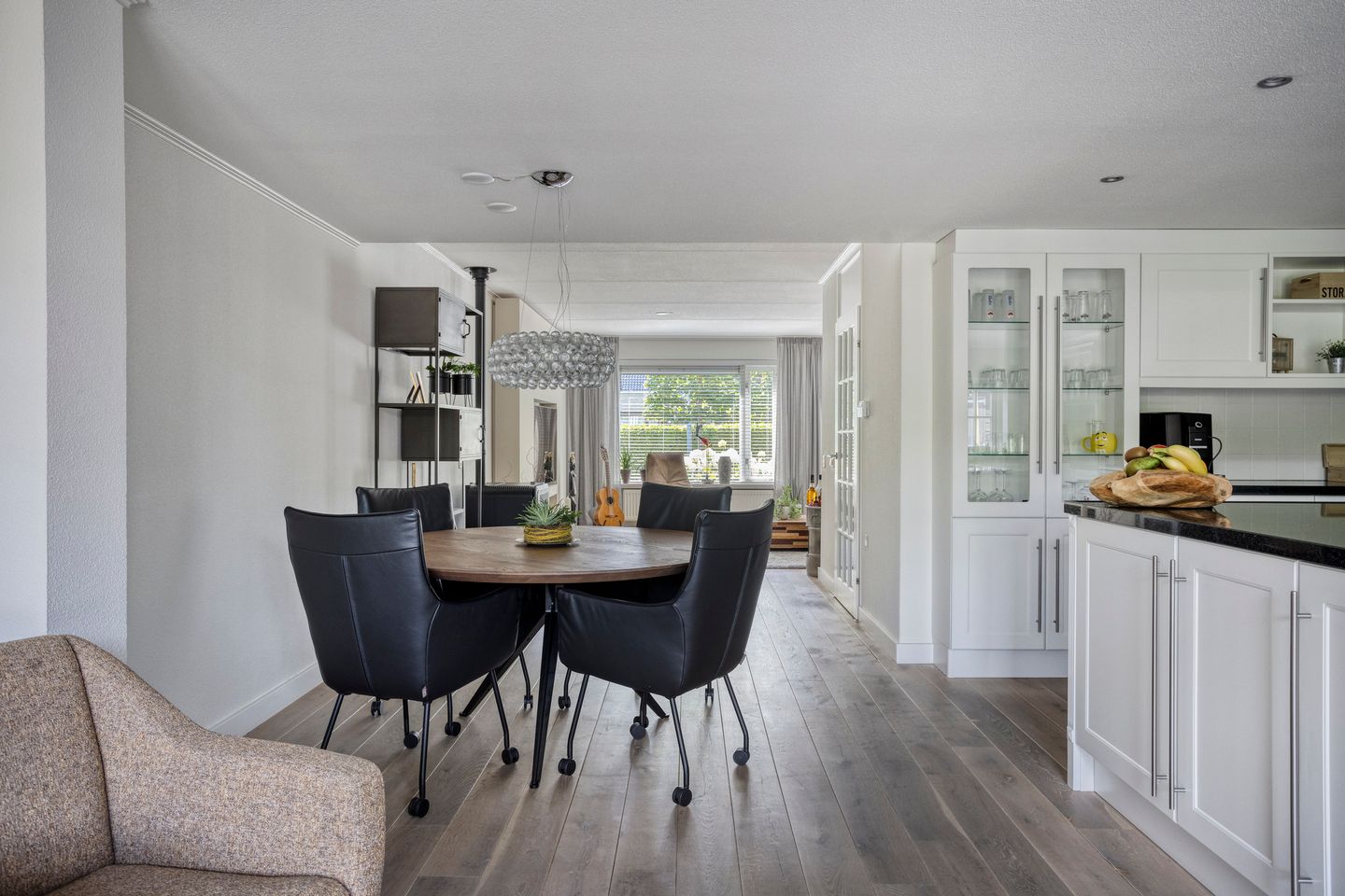 Foto 10 van Hazelaarweg 1